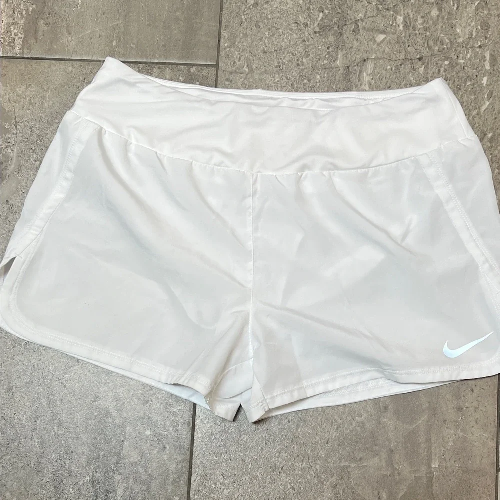Nike Dr-fit Women's White Athletic Shorts